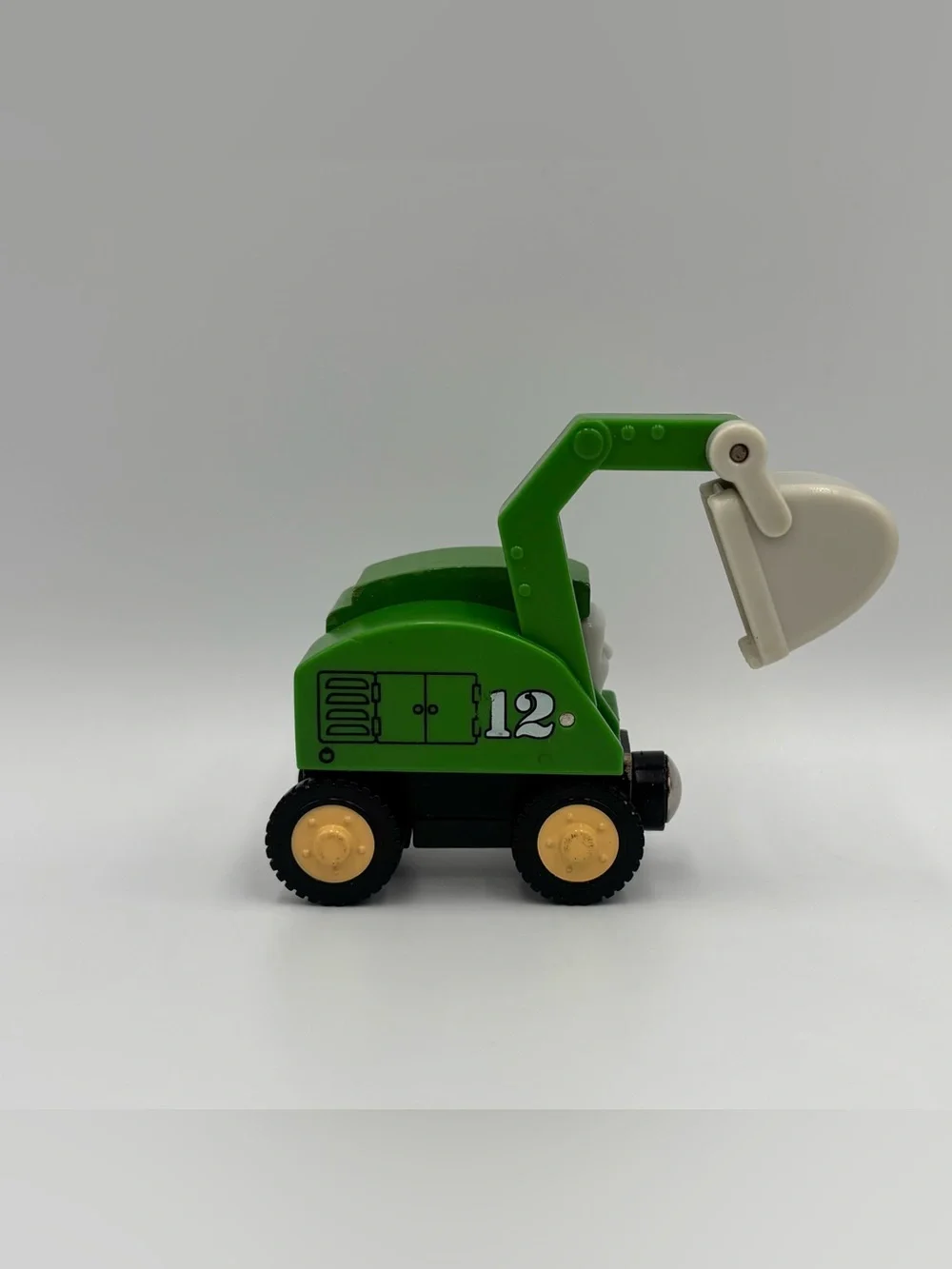 RARE Y2K Thomas & Friends Motorized Thomas & Alfie the Excavator Train Toy Lot